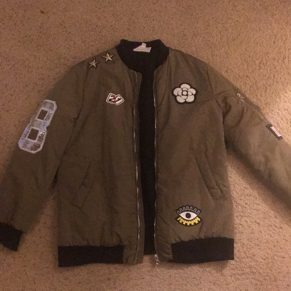 BOMBER JACKET